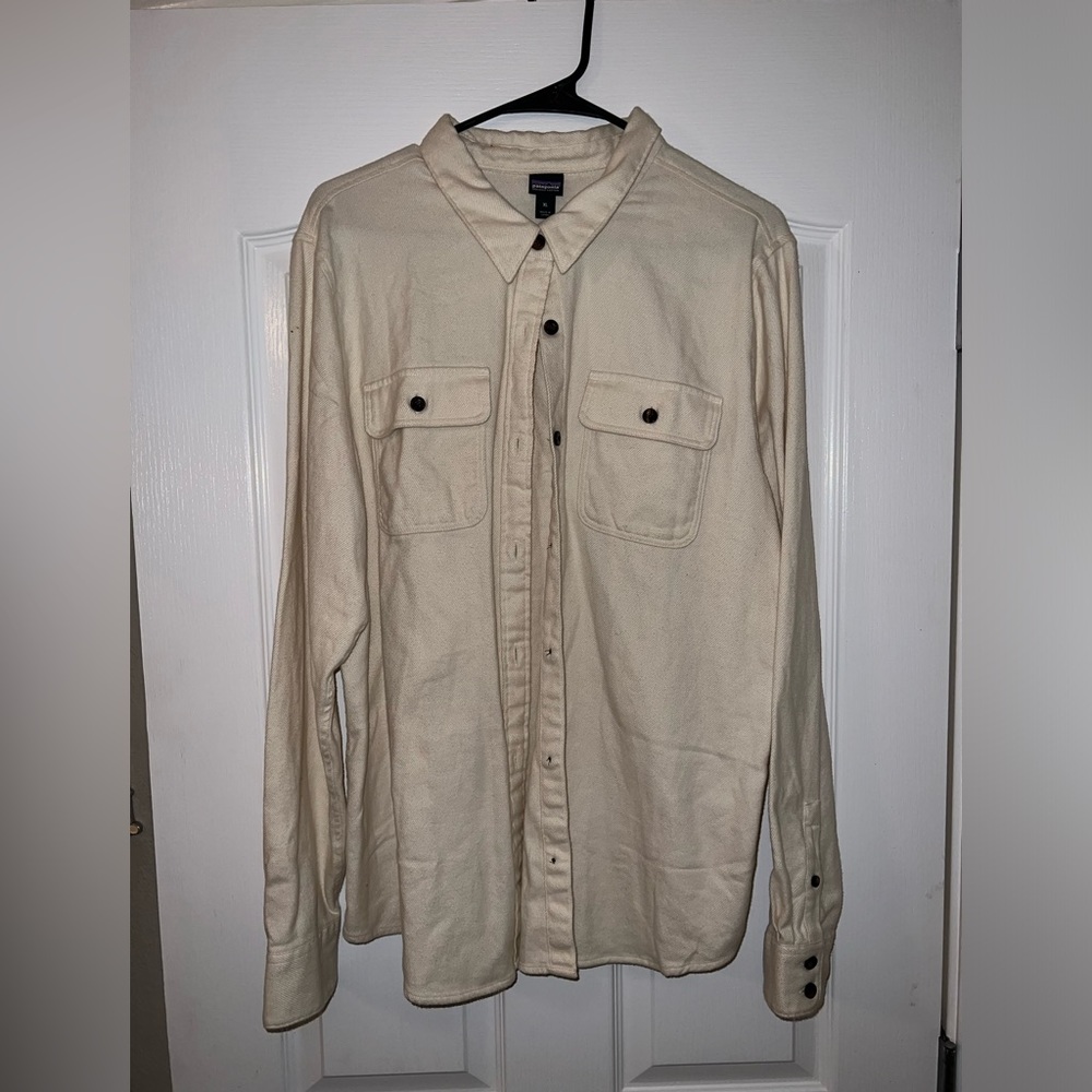 Patagonia button up size large